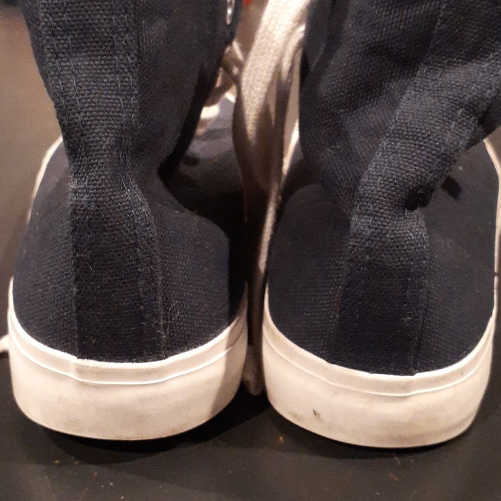 High Top Sneakers by FOREVER 21. SIZE 7 - Picture 4 of 8